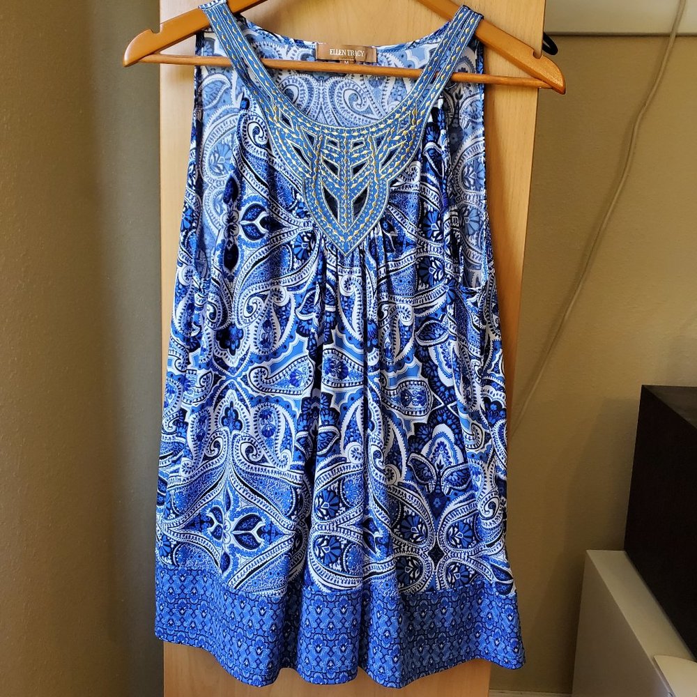 Ellen Tracy Sleeveless Blue and White Pattern Top